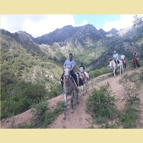Cabalgata por la precordillera de Potrerillos, Mendoza